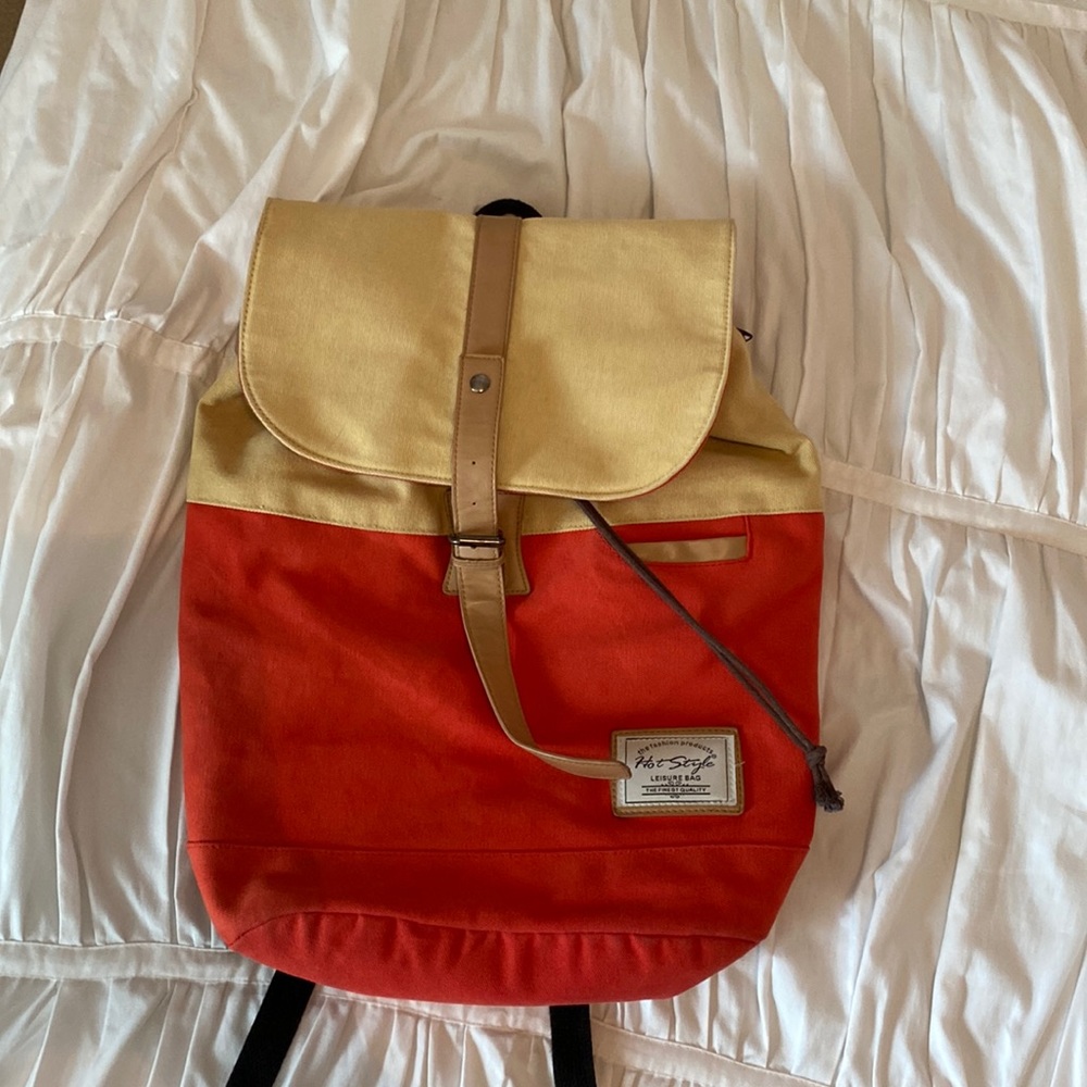TRAVEL BACKPACK - Picture 2 of 3